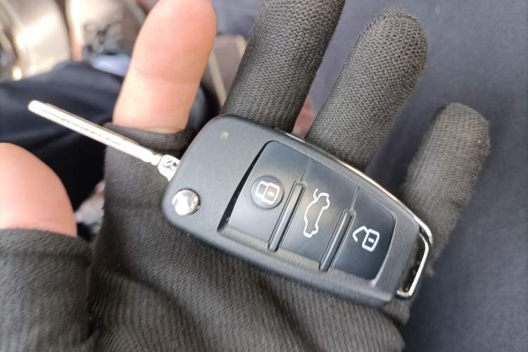 Used Audi Q7 2014 35 TFSI Off-road Model Vehicle Key