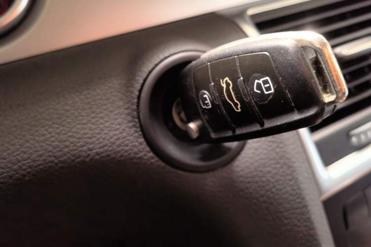 Used Audi Q7 2014 35 TFSI Off-road Model Vehicle Key