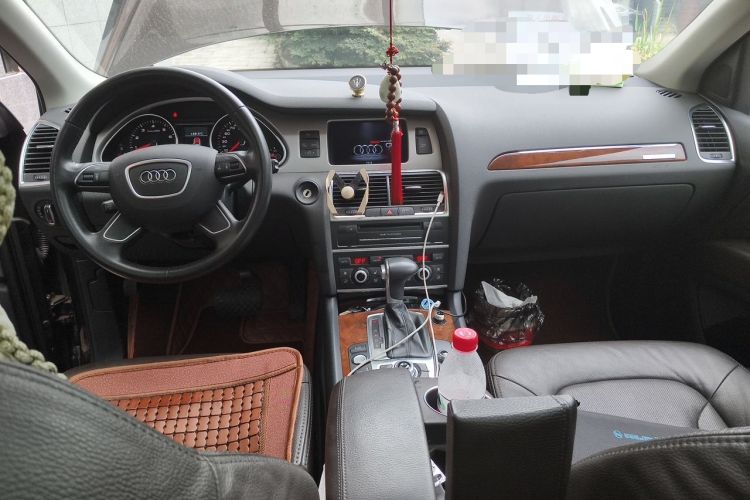 Used Audi Q7 2014 35 TFSI Ambition Edition Center Console
