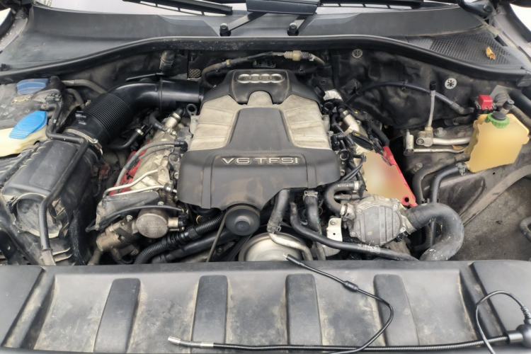 Used Audi Q7 2014 35 TFSI Exclusive Edition Engine Bay