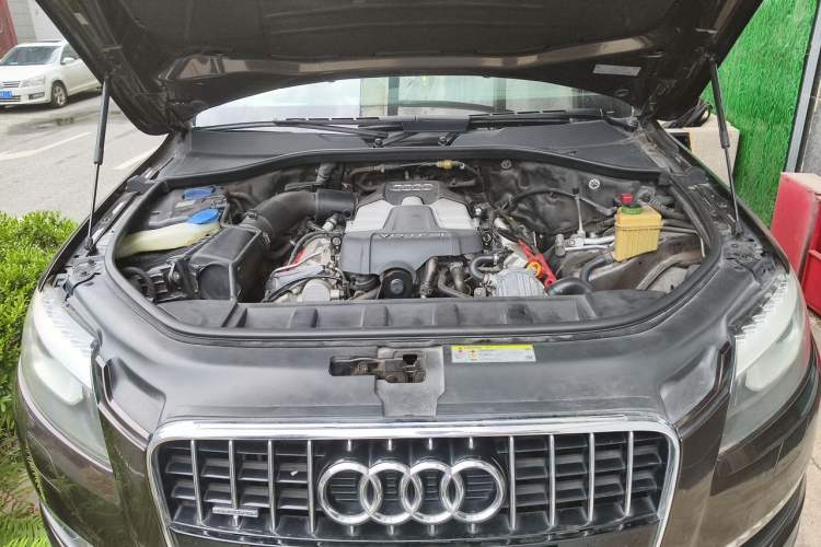 Used Audi Q7 2014 35 TFSI Ambition Edition Engine Bay