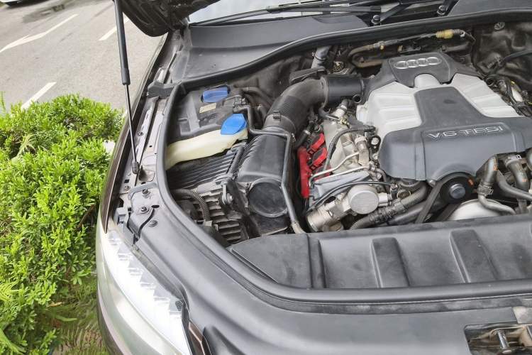 Used Audi Q7 2014 35 TFSI Ambition Edition Engine Bay Right