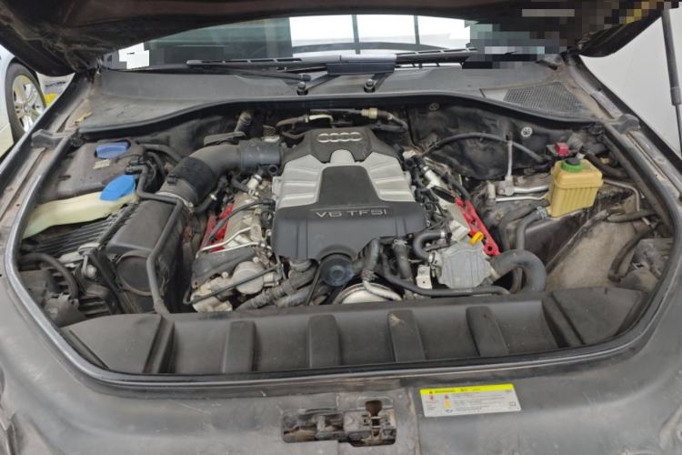 Used Audi Q7 2014 35 TFSI Ambition Edition Engine Bay