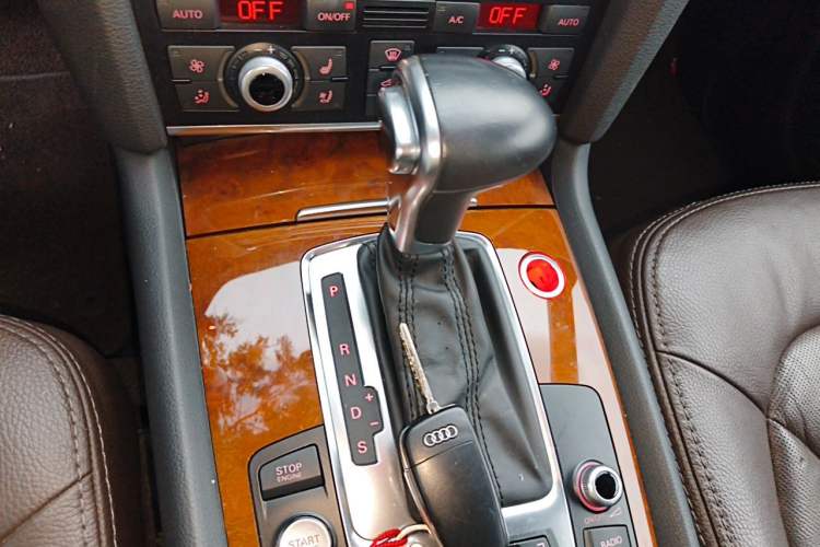Used Audi Q7 2014 35 TFSI Ambition Edition Gear Lever