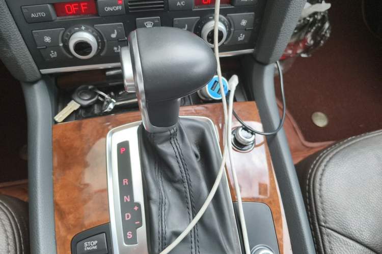 Used Audi Q7 2014 35 TFSI Ambition Edition Gear Lever