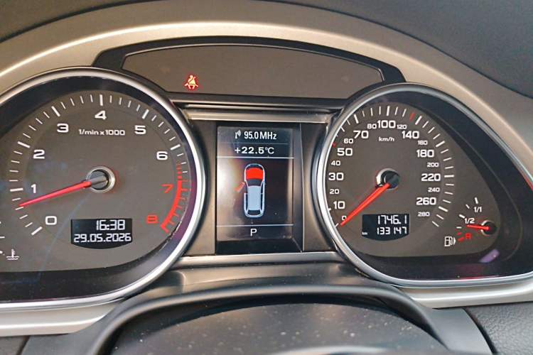 Used Audi Q7 2014 35 TFSI Ambition Edition Instrument Cluster