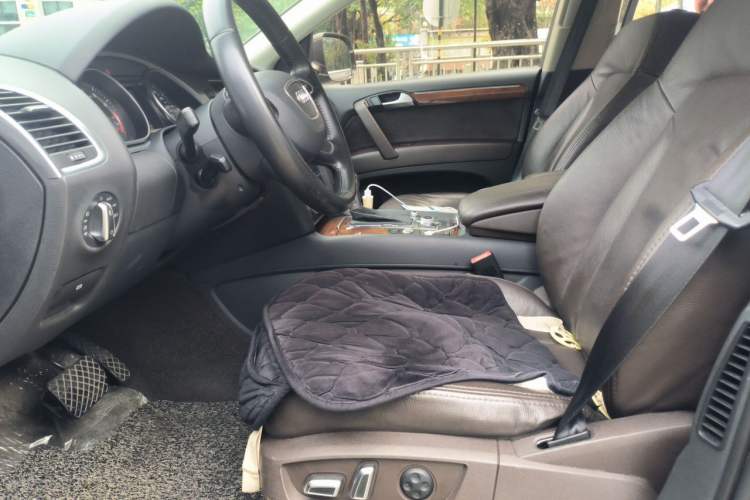 Used Audi Q7 2014 35 TFSI Exclusive Edition Left Front Seat