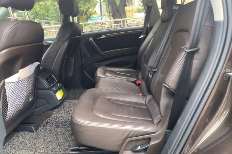 Used Audi Q7 2014 35 TFSI Exclusive Edition Left Rear Seat
