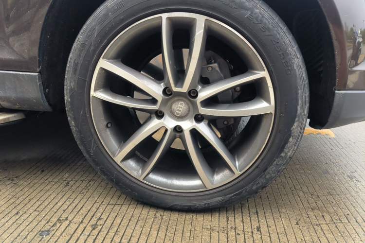 Used Audi Q7 2014 35 TFSI Exclusive Edition Right Front Wheel Hub
