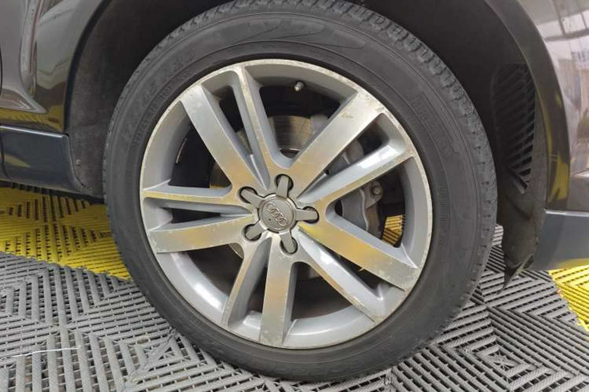 Used Audi Q7 2014 35 TFSI Ambition Edition Right Front Wheel Hub