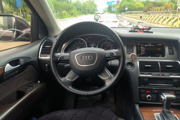 Used Audi Q7 2014 35 TFSI Exclusive Edition Steering Wheel