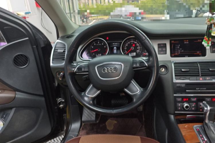 Used Audi Q7 2014 35 TFSI Ambition Edition Steering Wheel