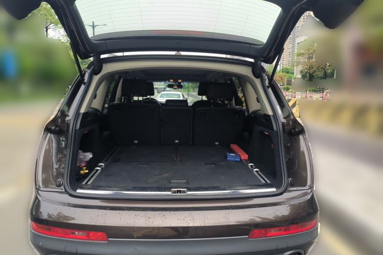 Used Audi Q7 2014 35 TFSI Exclusive Edition Trunk
