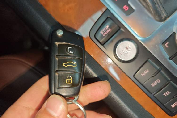 Used Audi Q7 2014 35 TFSI Ambition Edition Vehicle Key