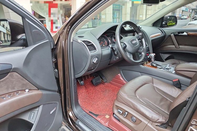 Used Audi Q7 2014 40 TFSI off-road version Driver Seat
