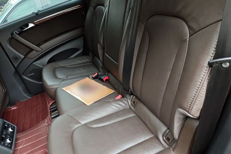 Used Audi Q7 2014 40 TFSI off-road version Left Rear Seat