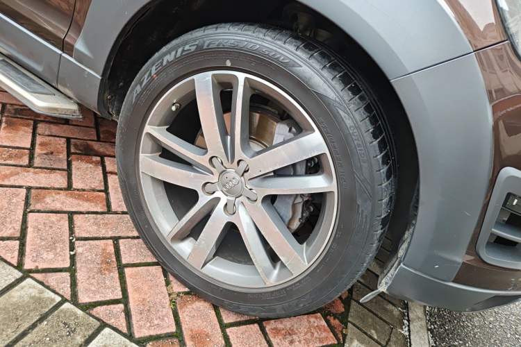 Used Audi Q7 2014 40 TFSI off-road version Right Front Wheel Hub
