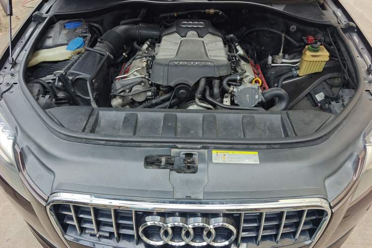 Used Audi Q7 2014 35 TFSI Ambition Edition Engine Bay