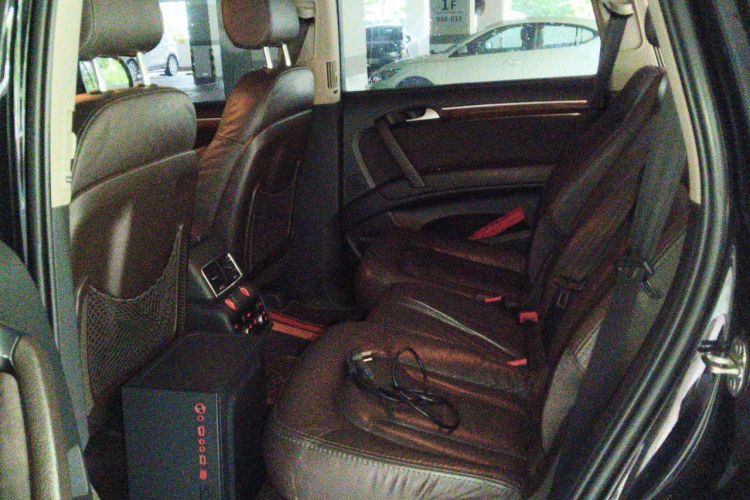 Used Audi Q7 2014 35 TDI Off-road Model Left Rear Seat