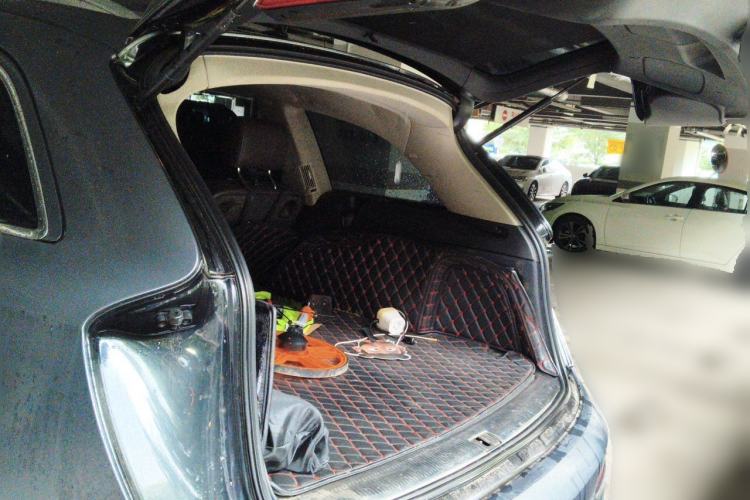 Used Audi Q7 2014 35 TDI Off-road Model Trunk