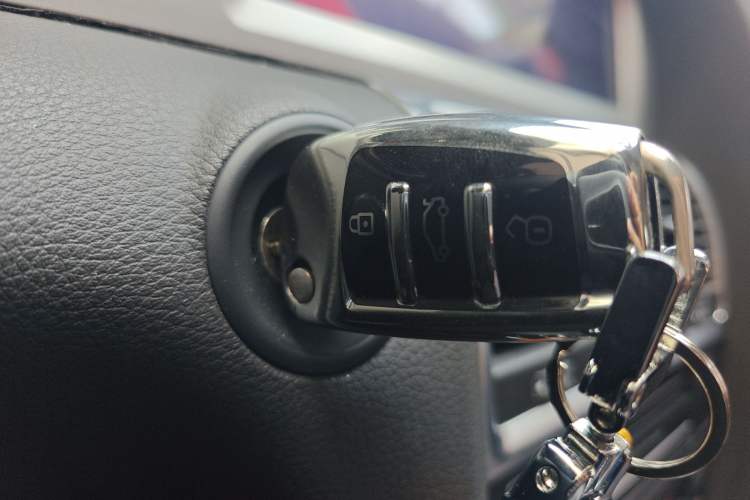 Used Audi Q7 2014 35 TFSI Ambition Edition Vehicle Key