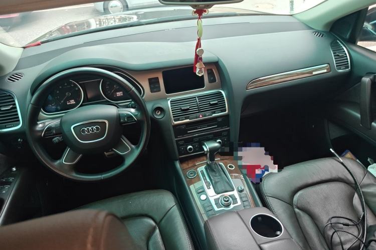 Used Audi Q7 2014 35 TFSI Sport Edition Center Console