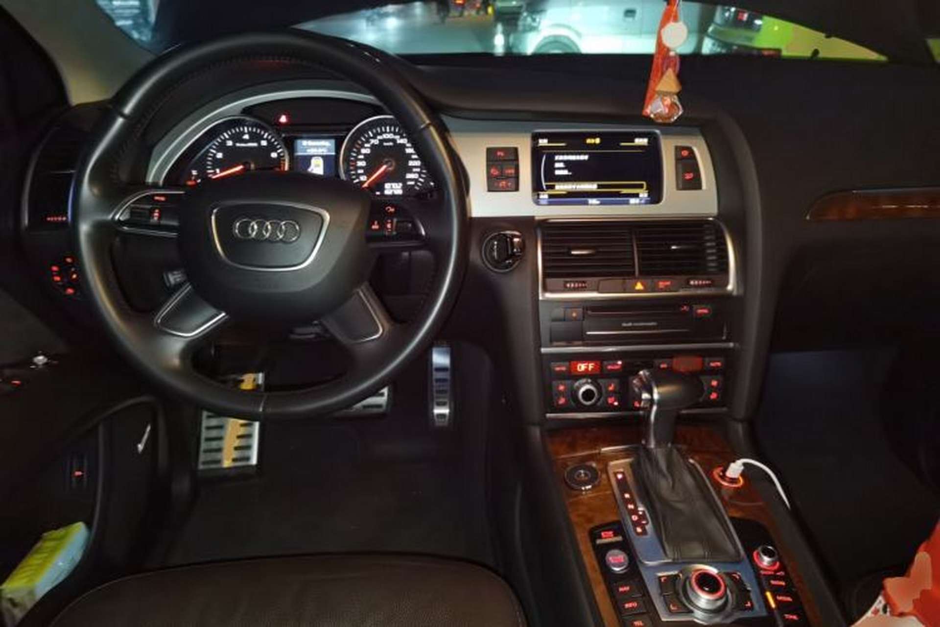 Used Audi Q7 2014 35 TFSI Sport Edition Center Console