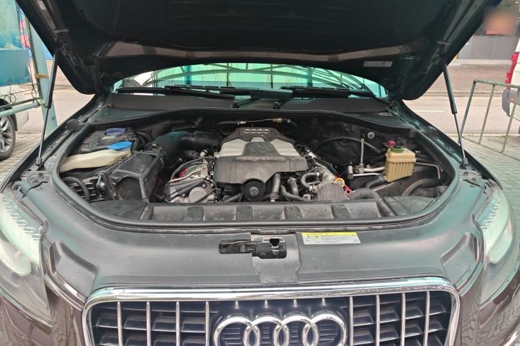 Used Audi Q7 2014 35 TFSI Sport Edition Engine Bay
