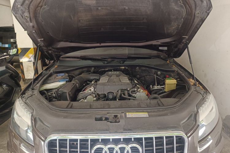 Used Audi Q7 2014 35 TFSI Sport Edition Engine Bay