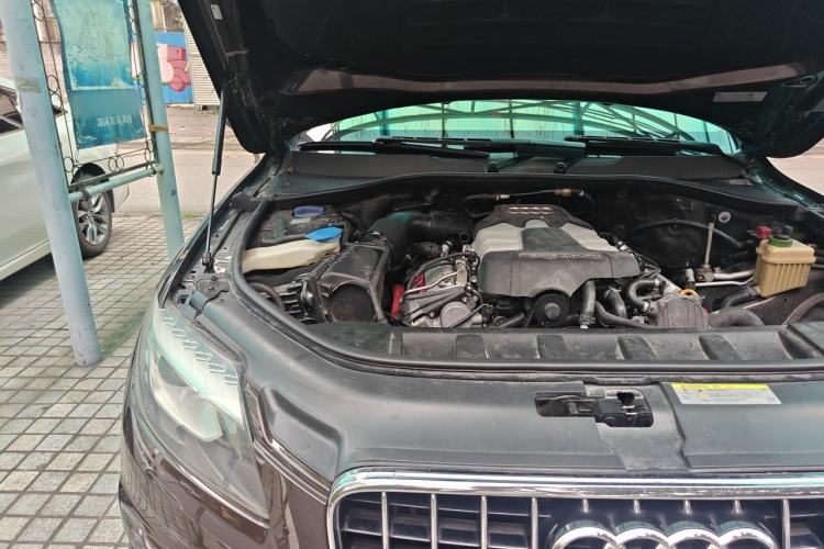 Used Audi Q7 2014 35 TFSI Sport Edition Engine Bay Right