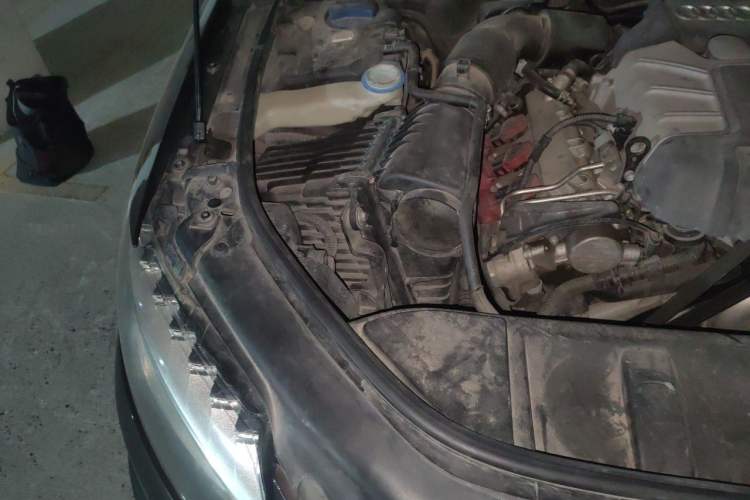 Used Audi Q7 2014 35 TFSI Sport Edition Engine Bay Right