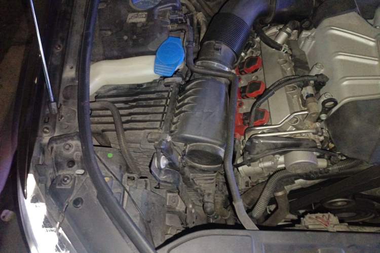 Used Audi Q7 2014 35 TFSI Sport Edition Engine Bay Right