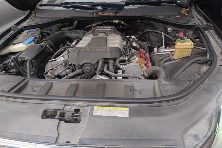 Used Audi Q7 2014 35 TFSI Ambition Edition Engine Bay