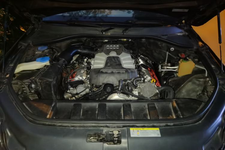 Used Audi Q7 2014 35 TFSI Sport Edition Engine Bay