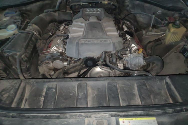 Used Audi Q7 2014 35 TFSI Sport Edition Engine Bay