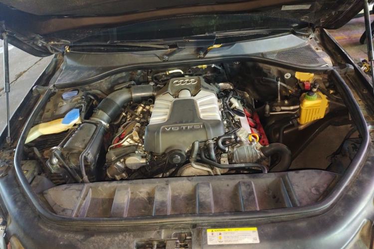 Used Audi Q7 2014 35 TFSI Ambition Edition Engine Bay