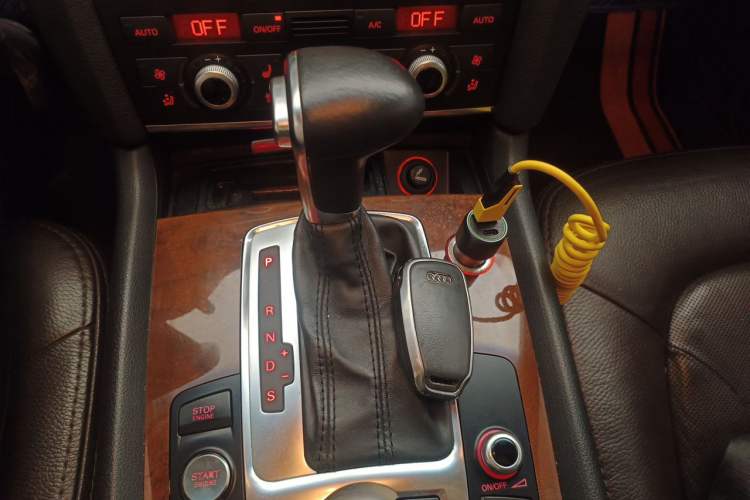 Used Audi Q7 2014 35 TFSI Sport Edition Gear Lever