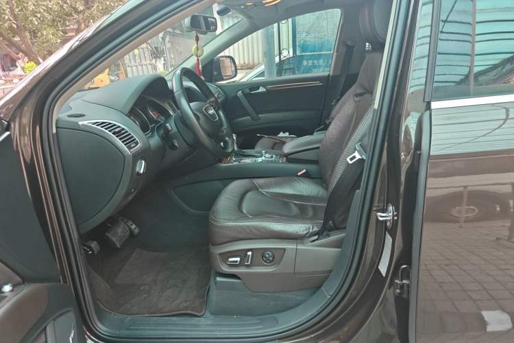 Used Audi Q7 2014 35 TFSI Sport Edition Left Front Seat