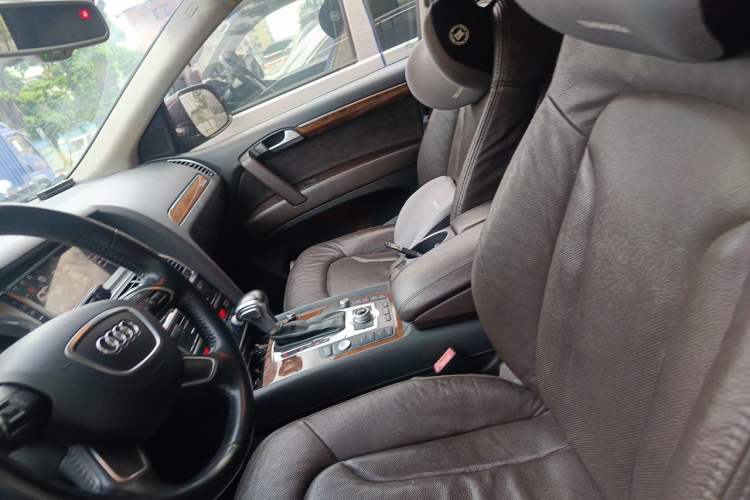 Used Audi Q7 2014 35 TFSI Ambition Edition Left Front Seat