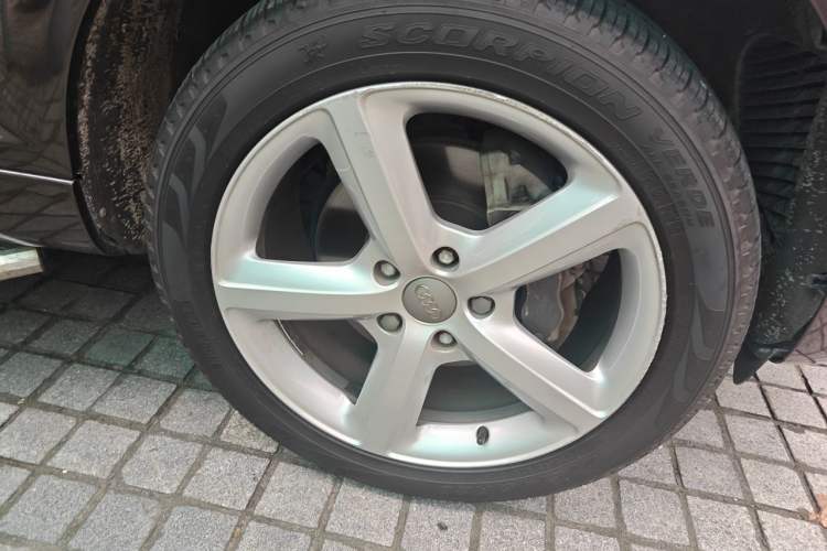 Used Audi Q7 2014 35 TFSI Sport Edition Right Front Wheel Hub