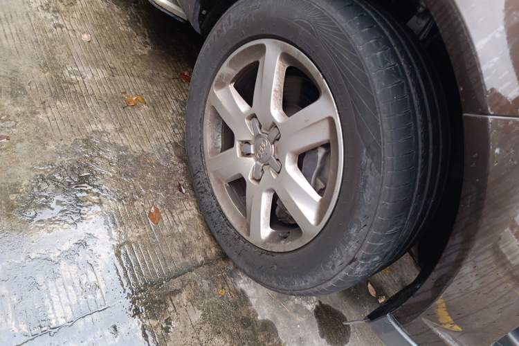 Used Audi Q7 2014 35 TFSI Ambition Edition Right Front Wheel Hub