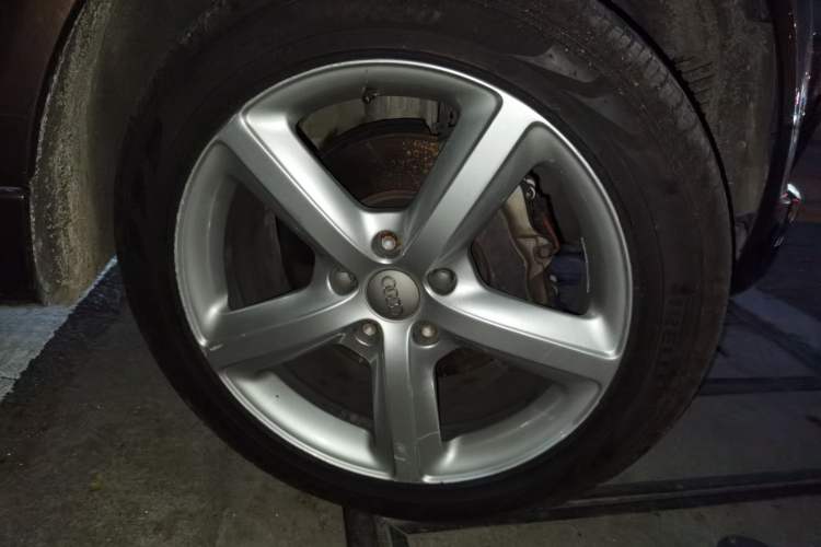 Used Audi Q7 2014 35 TFSI Sport Edition Right Front Wheel Hub