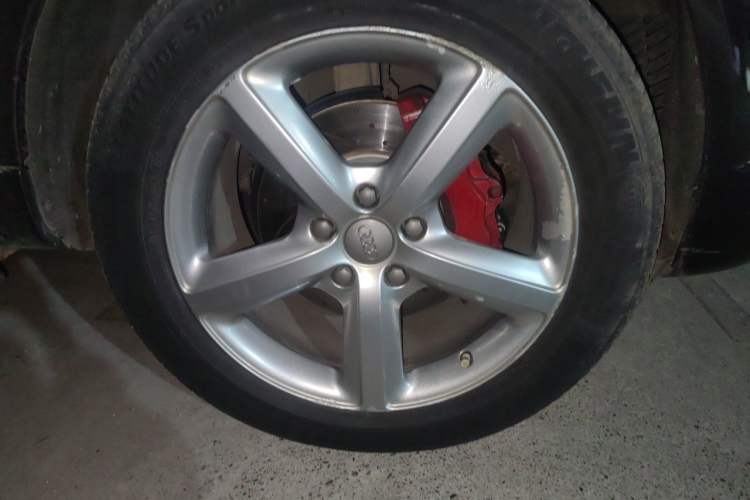 Used Audi Q7 2014 35 TFSI Sport Edition Right Front Wheel Hub