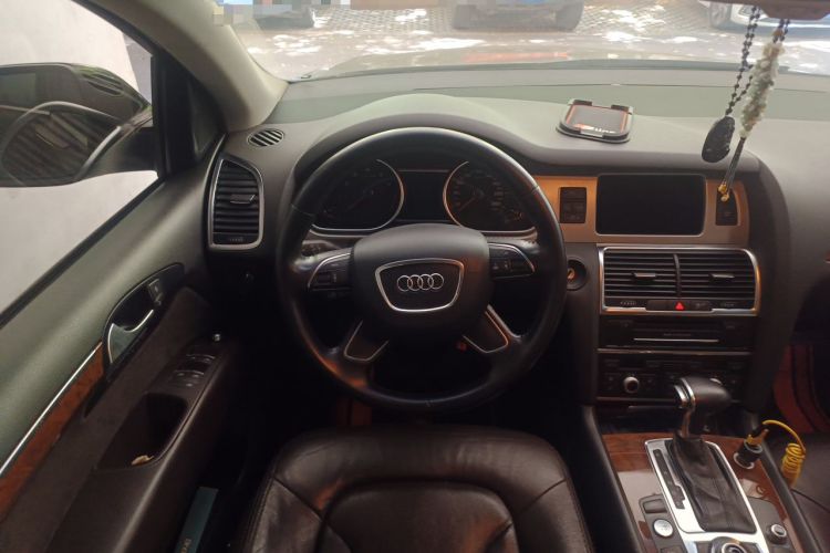 Used Audi Q7 2014 35 TFSI Sport Edition Steering Wheel
