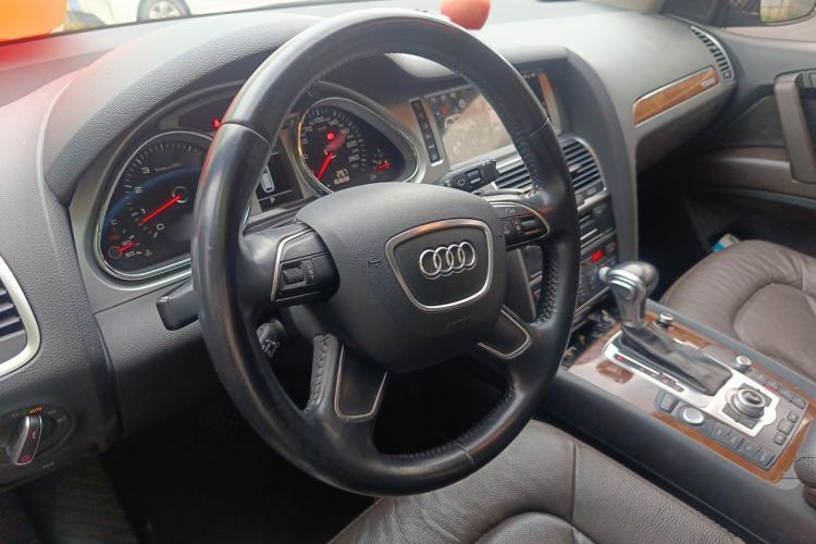 Used Audi Q7 2014 35 TFSI Ambition Edition Steering Wheel
