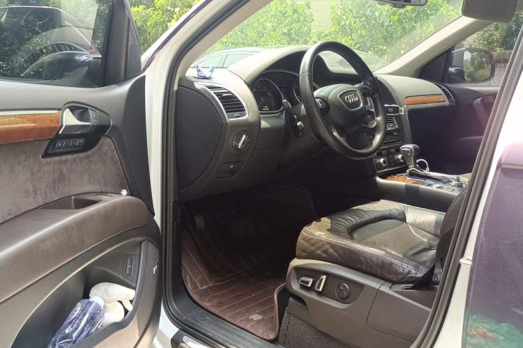 Used Audi Q7 2014 35 TFSI Sport Edition Driver Seat