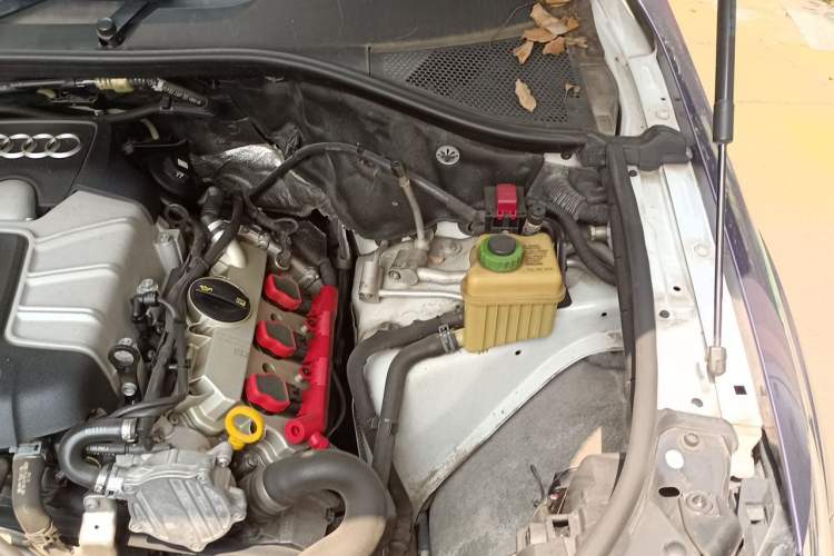 Used Audi Q7 2014 35 TFSI Sport Edition Engine Bay Left