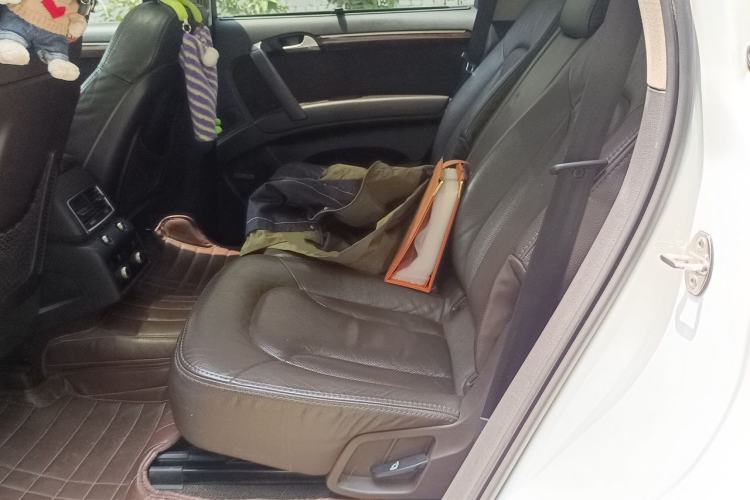 Used Audi Q7 2014 35 TFSI Sport Edition Left Rear Seat