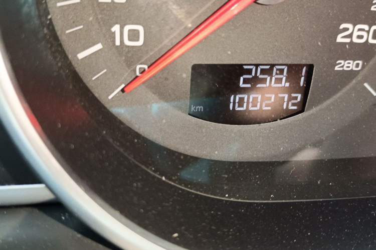 Used Audi Q7 2014 35 TFSI Sport Edition Odometer Close Up