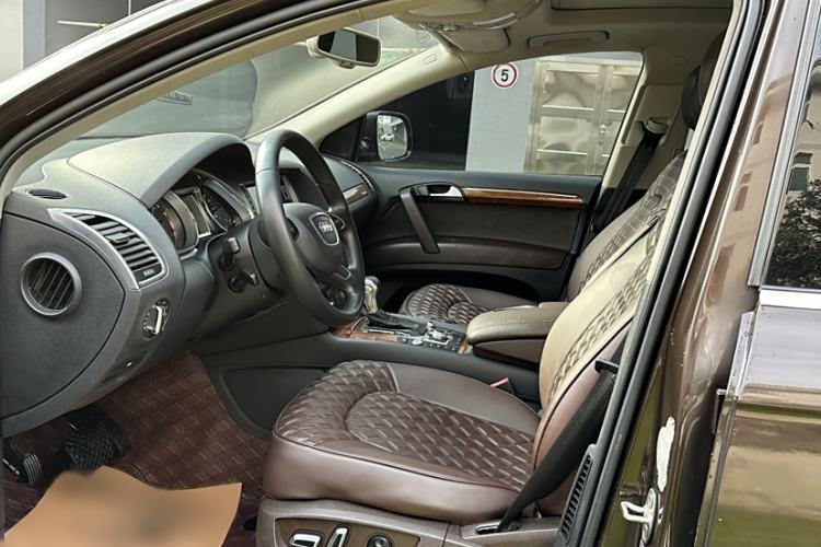 Used Audi Q7 2014 35 TFSI Ambition Edition Interior 2